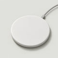 Le chargeur à induction : socle blanc mat, câble USB-C